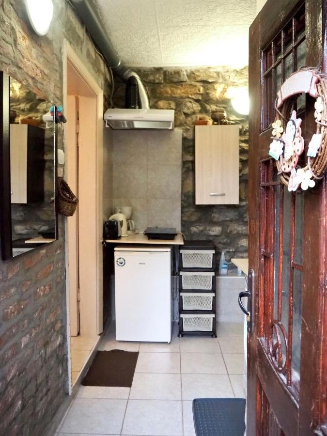Authentic Guest Stay in the heart of Veliko Tarnovo Студио с изглед към Царевец Экстерьер фото