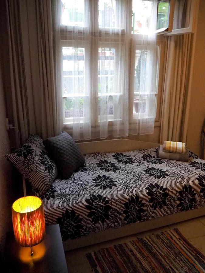 Authentic Guest Stay in the heart of Veliko Tarnovo Студио с изглед към Царевец Экстерьер фото